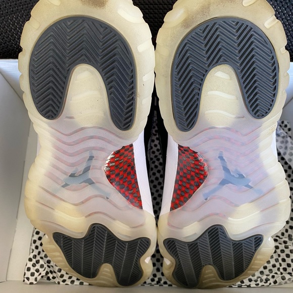 Nike Air Jordan 11 72-10 with matching shirt - Picture 5 of 13